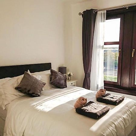 Carnock Road Apartment - Silverburn Shopping Centre 格拉斯哥 外观 照片
