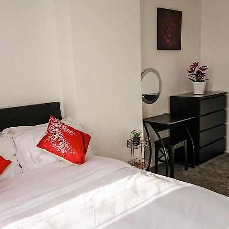 Carnock Road Apartment - Silverburn Shopping Centre 格拉斯哥 外观 照片
