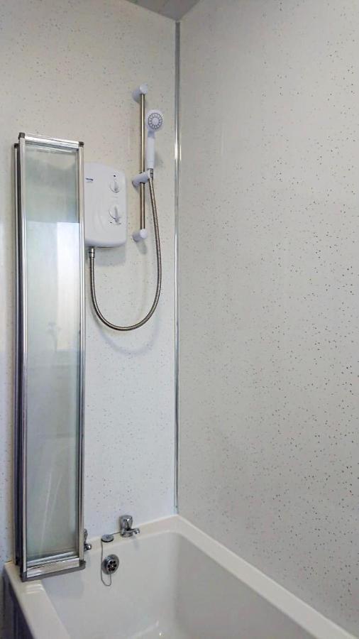Carnock Road Apartment - Silverburn Shopping Centre 格拉斯哥 外观 照片