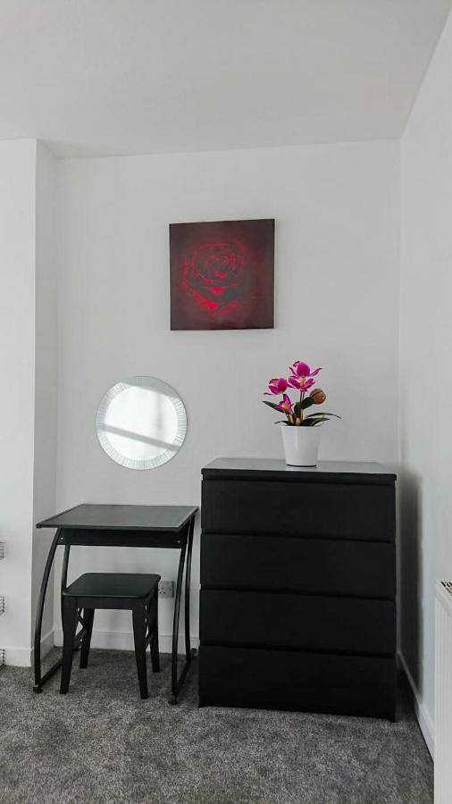 Carnock Road Apartment - Silverburn Shopping Centre 格拉斯哥 外观 照片